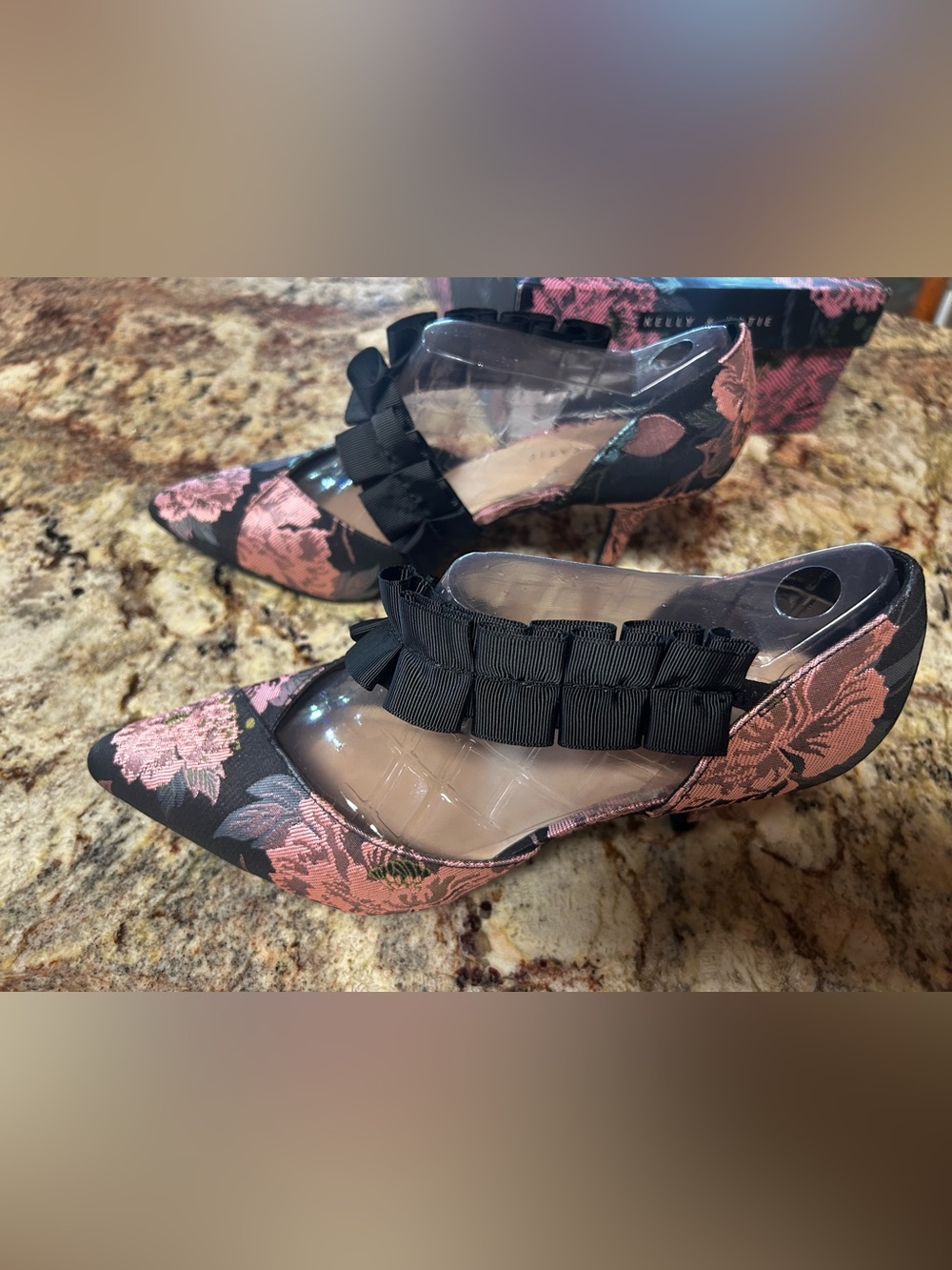 NIB Kelly & Katie 9.5 Cinderella Pink Floral Fabric Heels w/ Extra Heel Tips